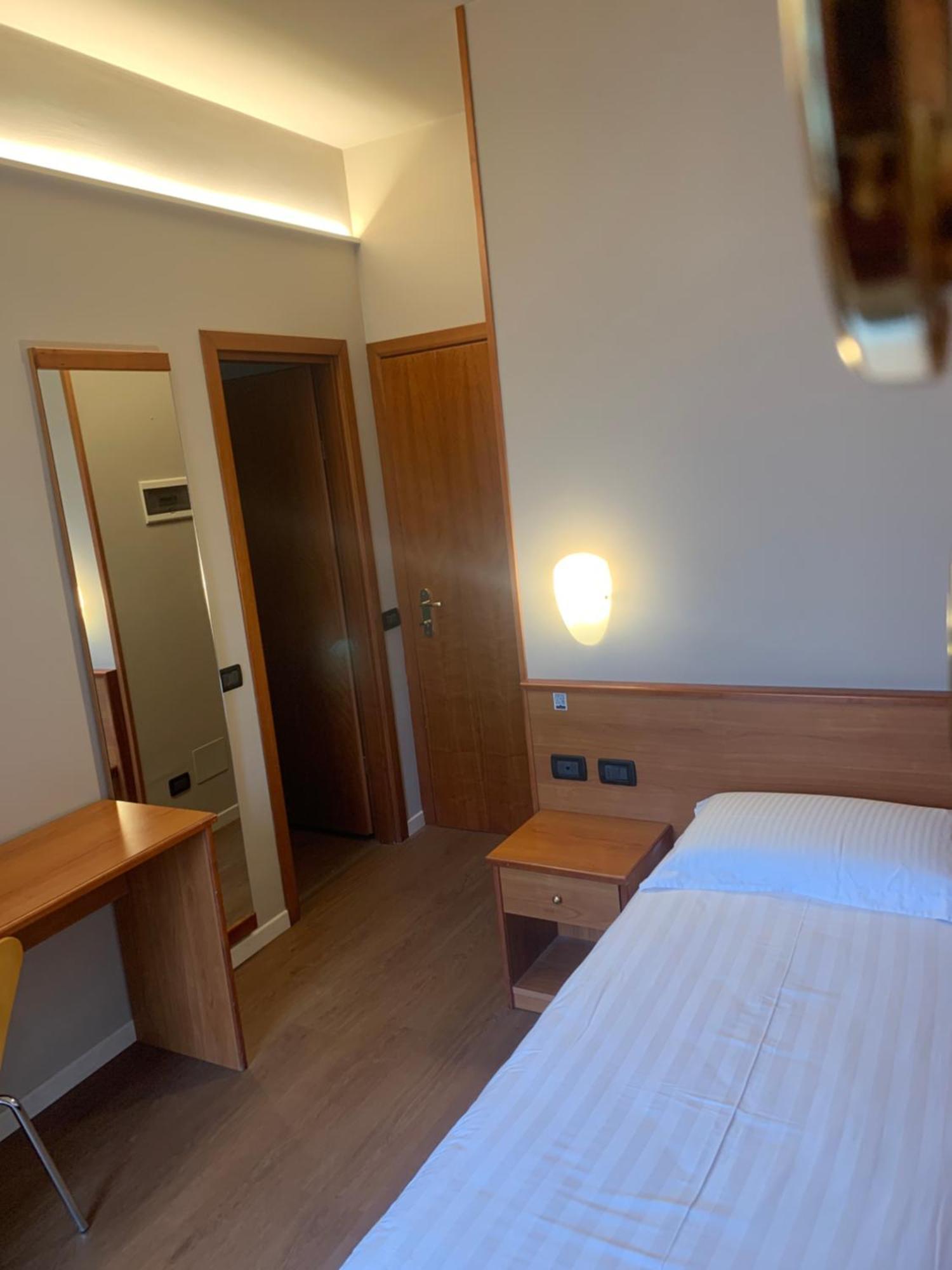 Albergo Moderno & Spa Fuipiano Valle Imagna Exteriör bild