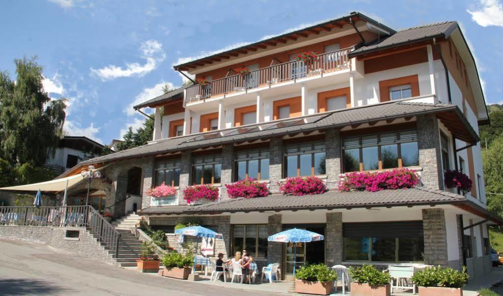 Albergo Moderno & Spa Fuipiano Valle Imagna Exteriör bild